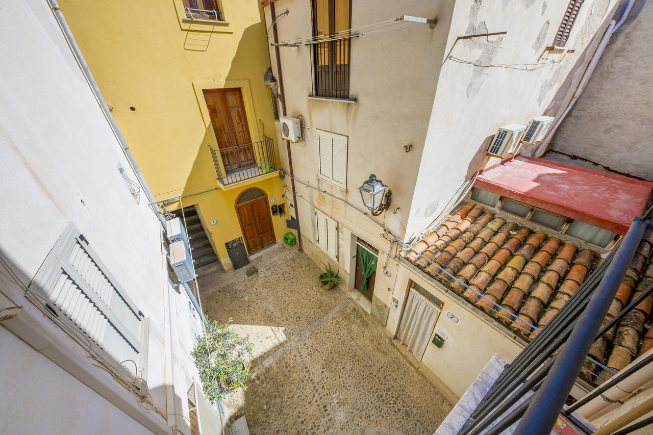Dafni E Naide Bed & Breakfast Cefalu Luaran gambar