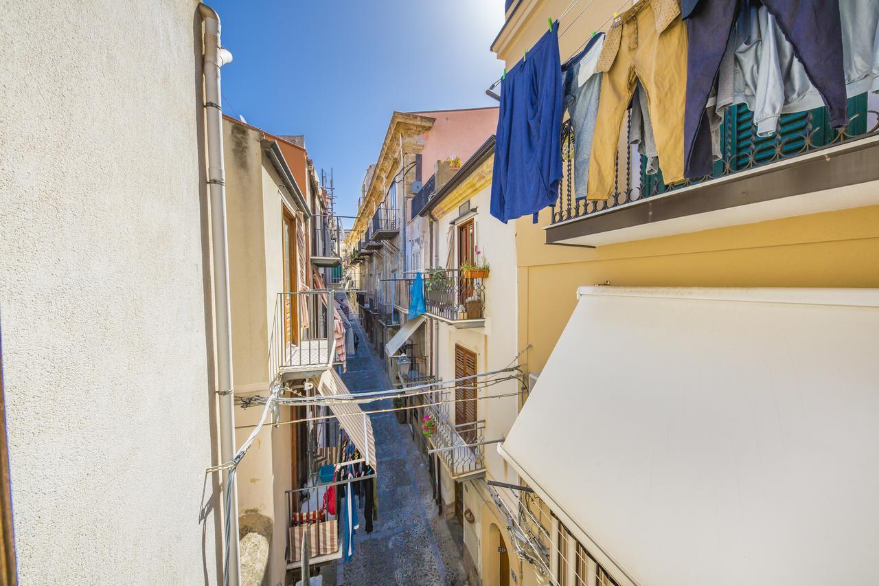 Dafni E Naide Bed & Breakfast Cefalu Luaran gambar